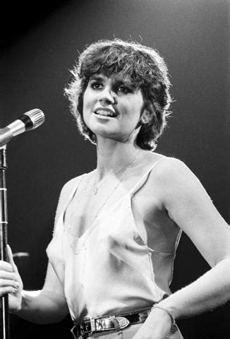 Linda Ronstadt Vintage Concert Fine Art Print From New Haven Veterans