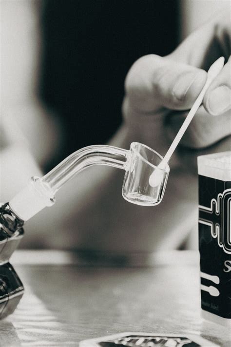 What Are Dabs? Cannabis Concentrates and How to Use Them - Dreamz