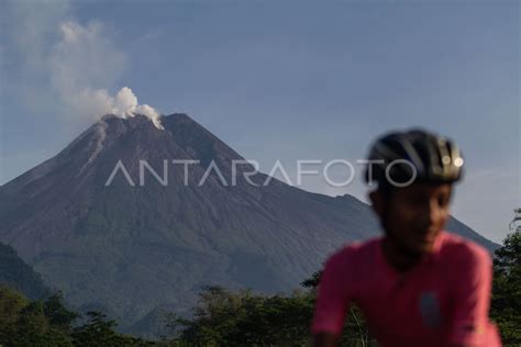 VOLUME KUBAH LAVA GUNUNG MERAPI ANTARA Foto