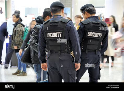 Seoul South Korea November 16 2015 Airport Security Police At Seoul