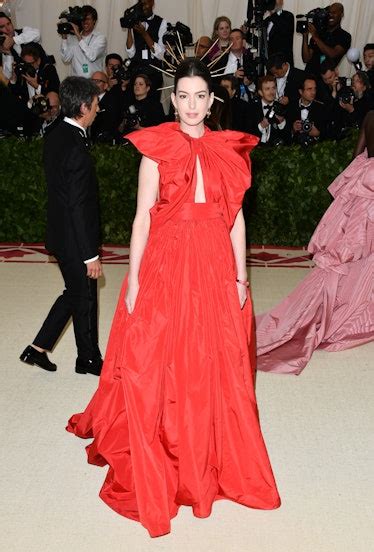 Anne Hathaway’s Best Red Carpet Looks Would Make Miranda Priestly Proud