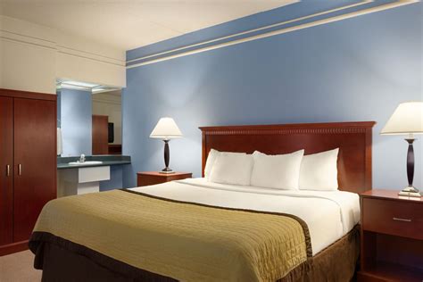 One King Bed Suite Ramada By Wyndham Fargo