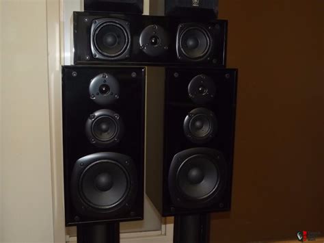 Yamaha pair of Main Speakers with Stand 3 rear speaker and a center ...