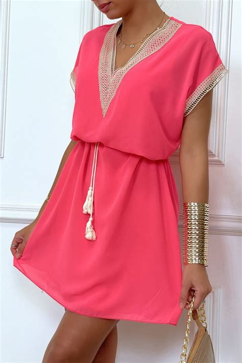 Robe Tunique Fuchsia Avec Broderie Et Ceinture Lacet Beige