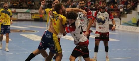 Club Balonmano Nava Tablas en un duelo eléctrico e igualado Club