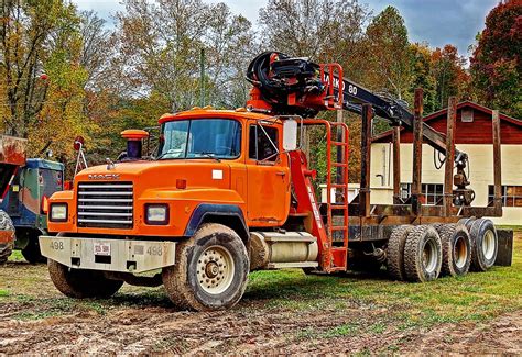 Mack Logging Truck I Saw The Rig At Scioto Trail In Ross C Flickr