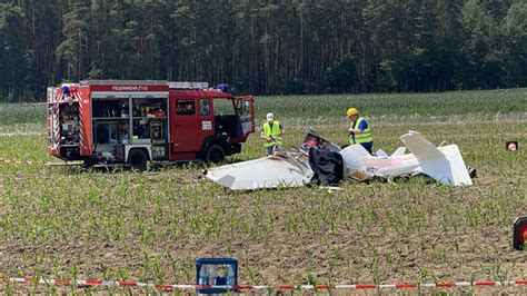 Flugzeugabsturz nahe Nürnberg Zwei Menschen tödlich verunglückt