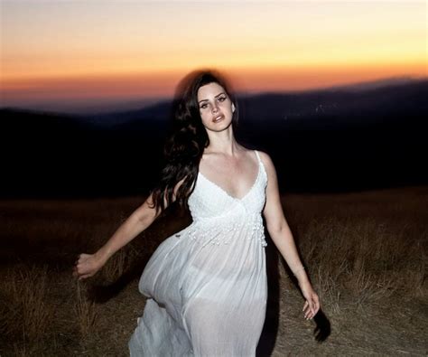 Lana Del Rey Tropico