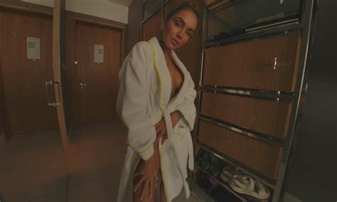 Wet And Wild VR Porn Video VRPorn