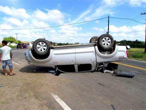 Rapidinhas Do Dia Milagre Comerciante Sofre Grave Acidente E Sai Ileso