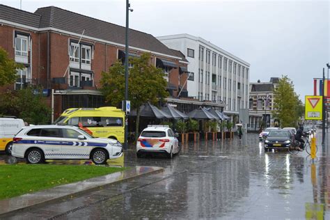 Fietser En Automobilist Met Elkaar In Botsing Stationsplein In Leeuwarden