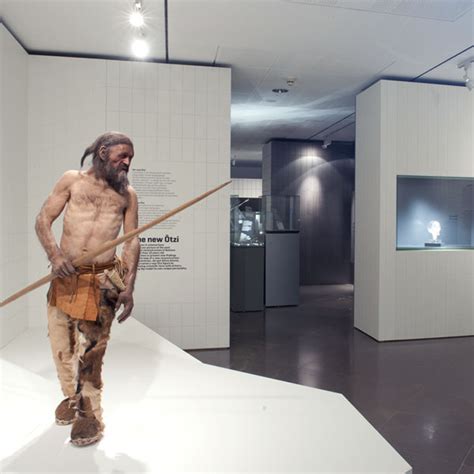 Ötzi Luomo Venuto Dal Ghiaccio Museo Archeologico Dellalto Adige Bz