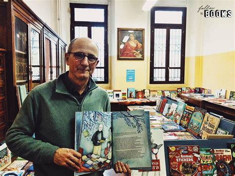 Libri Sotto Casa A Milano Il Libraio Itinerante Che Porta I Libri Dai