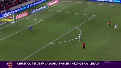 Athletico leva dois gols nos acréscimos e perde de virada para o