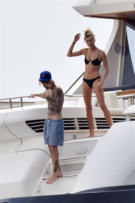 Hailey Baldwin In Bikini And Justin Bieber At A Yacht In Italy CelebMafia
