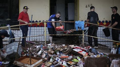 Feroces Lluvias Dejaron Diez Muertos Y Más De Veinte Desaparecidos En