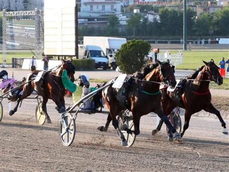 Ippodromo di Agnano partita la gara più di 12 mila euro di affitto al