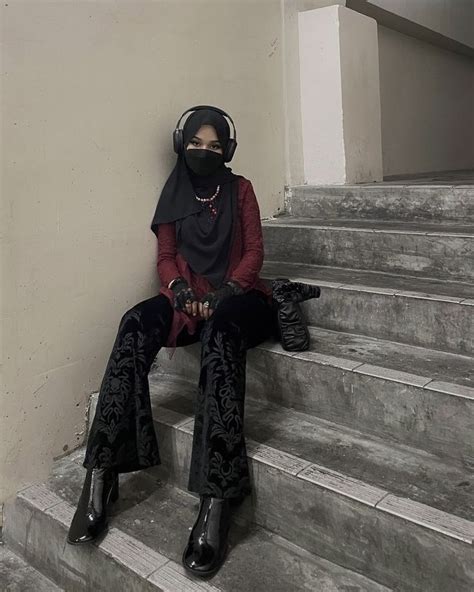 Ig Qhayyisa Hijab Fashion Inspiration Gothic Outfits Muslim Outfits Casual