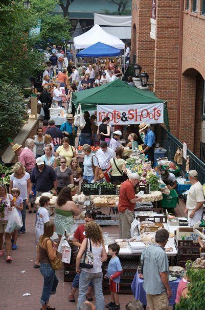 Many Shoppers Enjoying The Kennett Square Farmers Market Chester