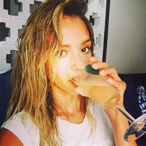 Instagram Celebrities Jessica Alba No Makeup Selfies Jessica Alba Style