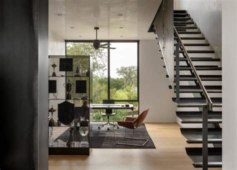 Olson Kundig Unveils Austin Home With Cantilevered Walkways