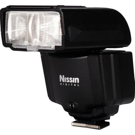 Новая компактная вспышка Nissin i400