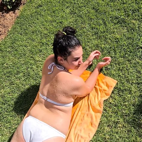 Pissing On My Girlfriend Lying In A Bikini Tanning Porn D XHamster