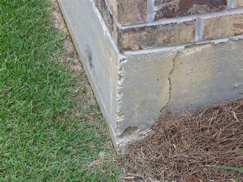 Foundation Corner Crack Housetips