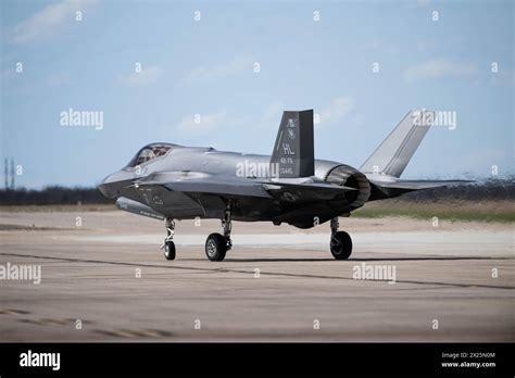 Captain Melanie Mach” Kleusner Taxis An Us Air Force F 35a Lightning