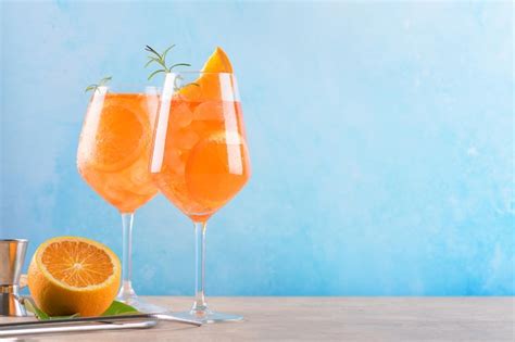 Cl Sico Aperitivo Italiano Aperol Spritz C Ctel En Dos Vasos Con Hielo