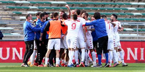 Play Off Serie C Bari E Palermo Volano Al Turno Successivo