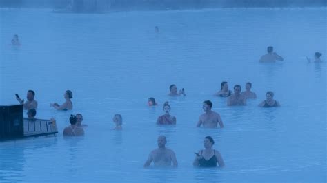 Icelands Blue Lagoon Closes After Earthquakes