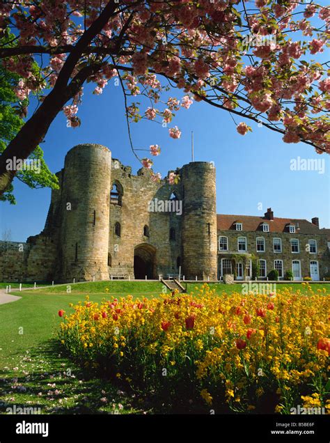 Tonbridge castle kent gatehouse hi-res stock photography and images - Alamy