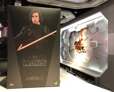Figura de acción Kylo Ren de Hot Toys Limited MercadoLibre