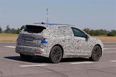 2024 Skoda Elroq Spied As Electric Successor to the Karoq Compact ...