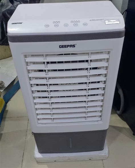 Refroidisseur d air GEEPAS avec télécommande LED oscillation et