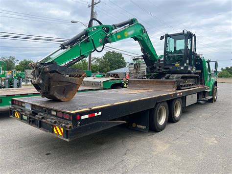 24/7 Heavy Equipment Towing in Romulus, MI | Nationwide Towing & Heavy