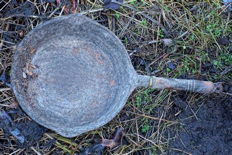 Antique Cast Iron Skillet Identification Guide Markings And Value