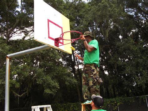 Airmen And Sailors Participate In Day Of Caring Joint Base Charleston