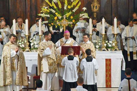 Catholicvs Fotos De La Ordenaci N Sacerdotal En El Rito Romano