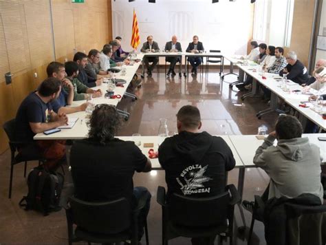 Els Pagesos Arriben A Un Acord I Es Comprometen A Aixecar Els Talls