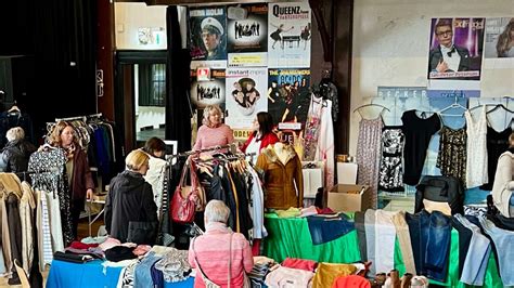 Flohmarkt in der Jahnhalle Nordenham Fräulein Floh feiert