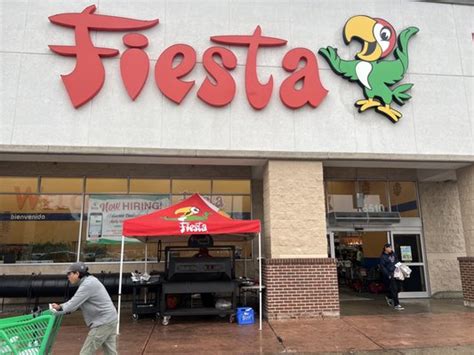 FIESTA MART #64 - Updated January 2025 - 89 Photos & 91 Reviews - 5510 I-35 S, Austin, Texas ...