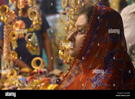 Pakistani Women Shopping At Anarkali Bazaar In Preparation For The