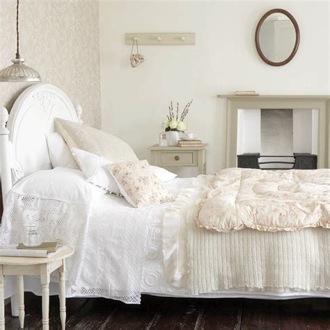 Calming Bedroom Paint Colour Schemes To Help You Unwind