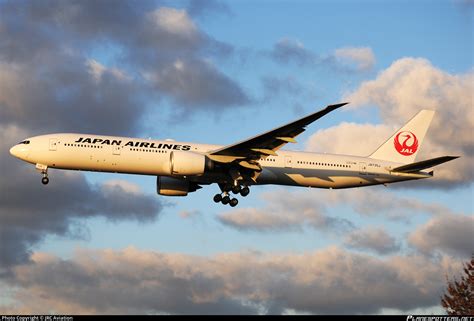 Ja J Japan Airlines Boeing Er Photo By Jrc Aviation Id