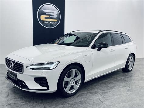 Volvo V60 T8 AWD R Design Aut KORKO 2 49 PILOT ASSIST VOC