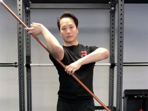 External Rotation Isometric Hold — Rehab Hero