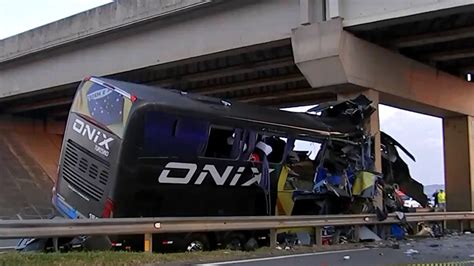 Bus Turistico Si Schianta In Autostrada Strage