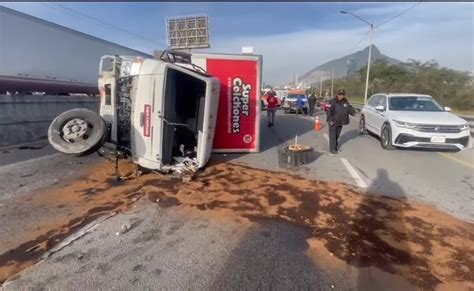 Choque Y Volcadura En Monterrey Provoca Tr Fico En Avenida Morones